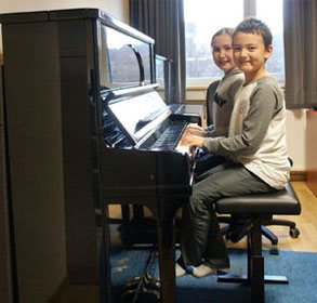 Musikschule Frohnleiten Kinder am Piano